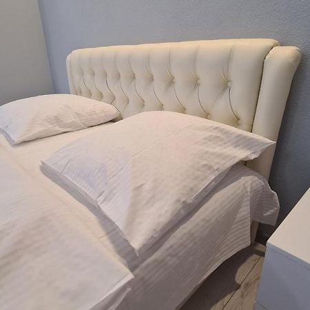 Apartaments On Vulytsia Heroiv Ato 32 크리보이 로그 외부 사진