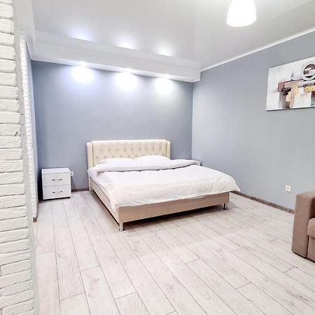Apartaments On Vulytsia Heroiv Ato 32 크리보이 로그 외부 사진