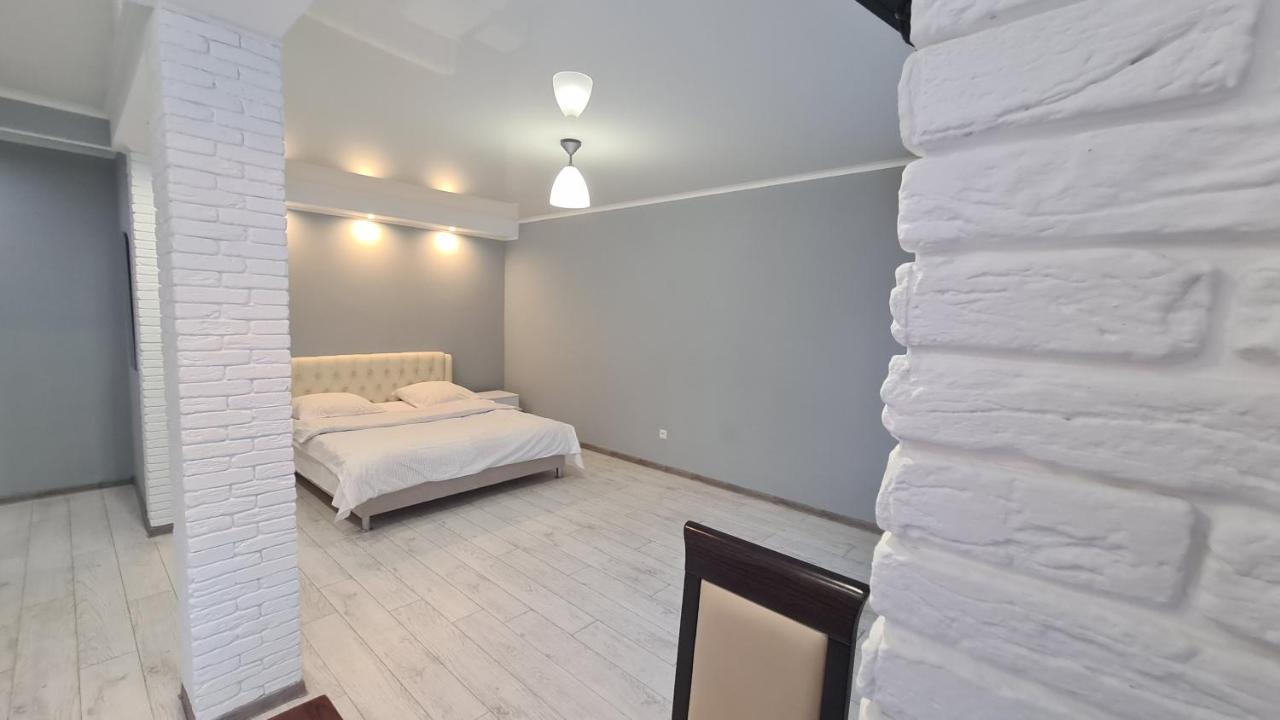 Apartaments On Vulytsia Heroiv Ato 32 크리보이 로그 외부 사진