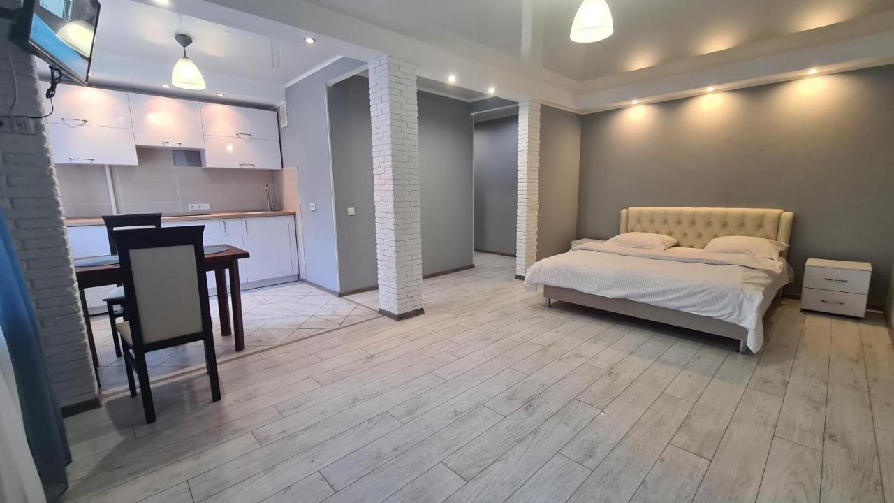 Apartaments On Vulytsia Heroiv Ato 32 크리보이 로그 외부 사진