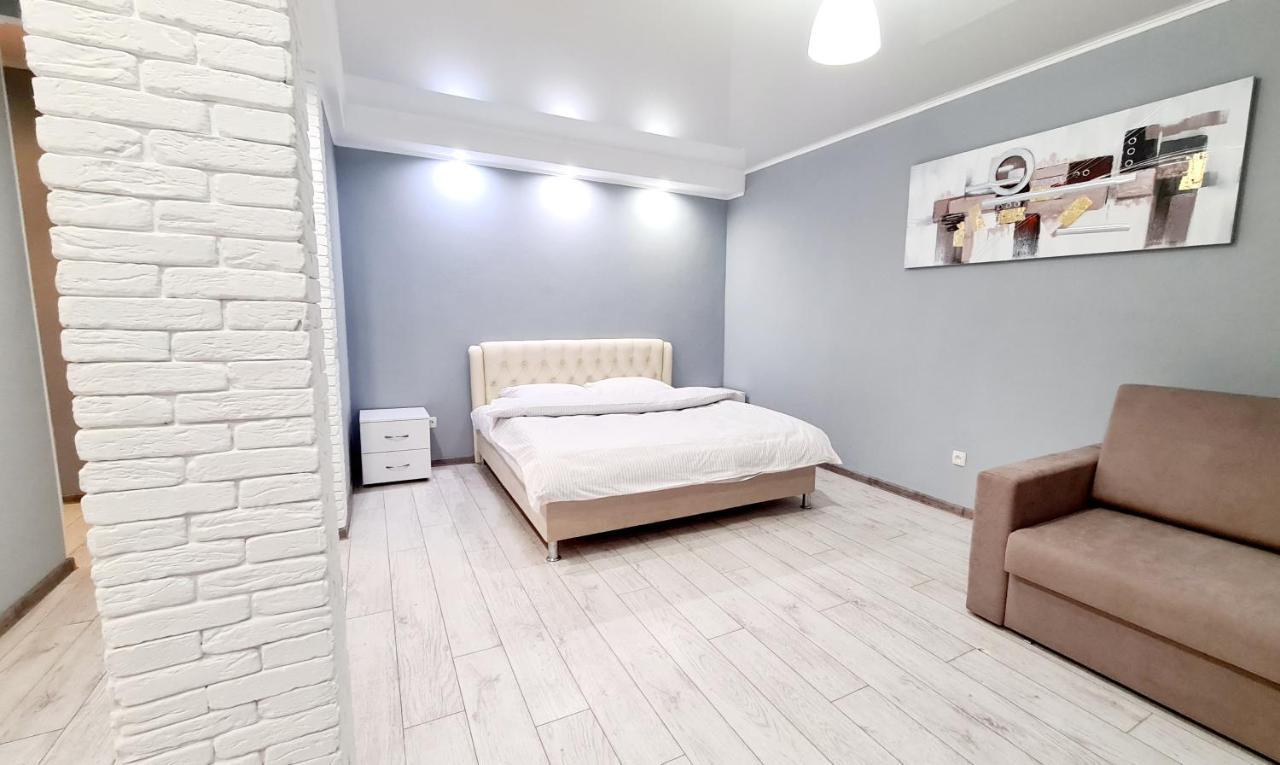 Apartaments On Vulytsia Heroiv Ato 32 크리보이 로그 외부 사진